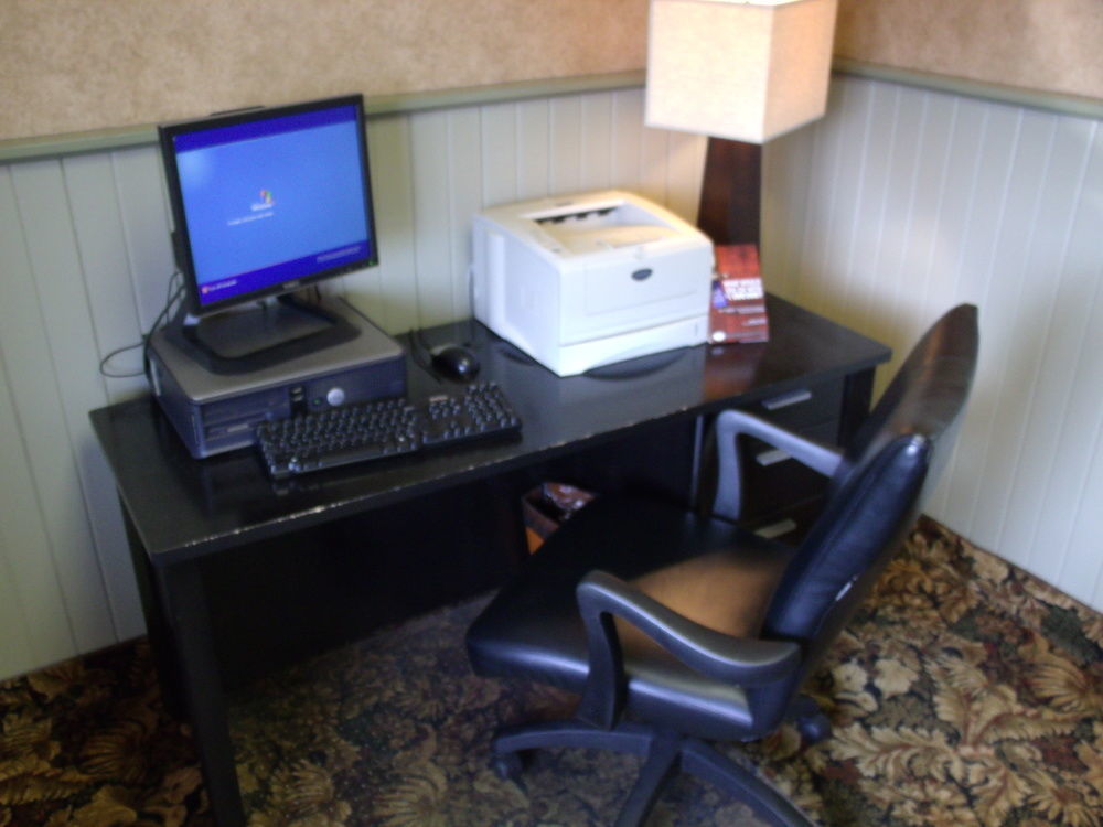 Days Inn By Wyndham Davenport Ia Dış mekan fotoğraf