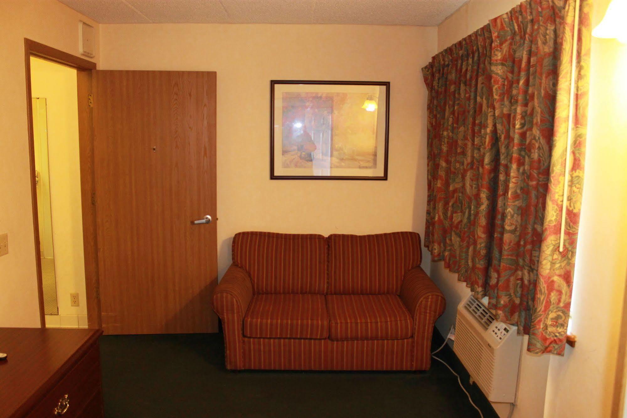 Days Inn By Wyndham Davenport Ia Dış mekan fotoğraf