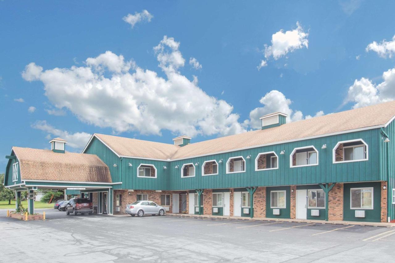 Days Inn By Wyndham Davenport Ia Dış mekan fotoğraf